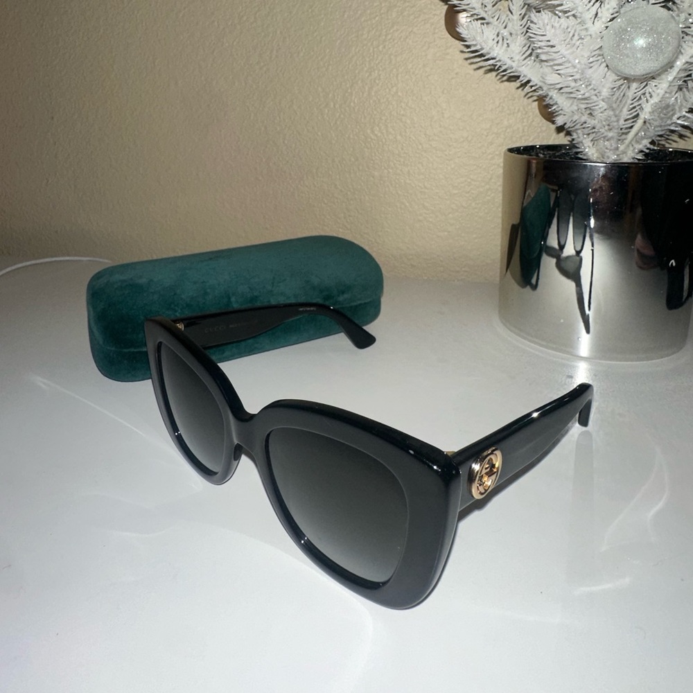 GUCCI SUNGLASSES